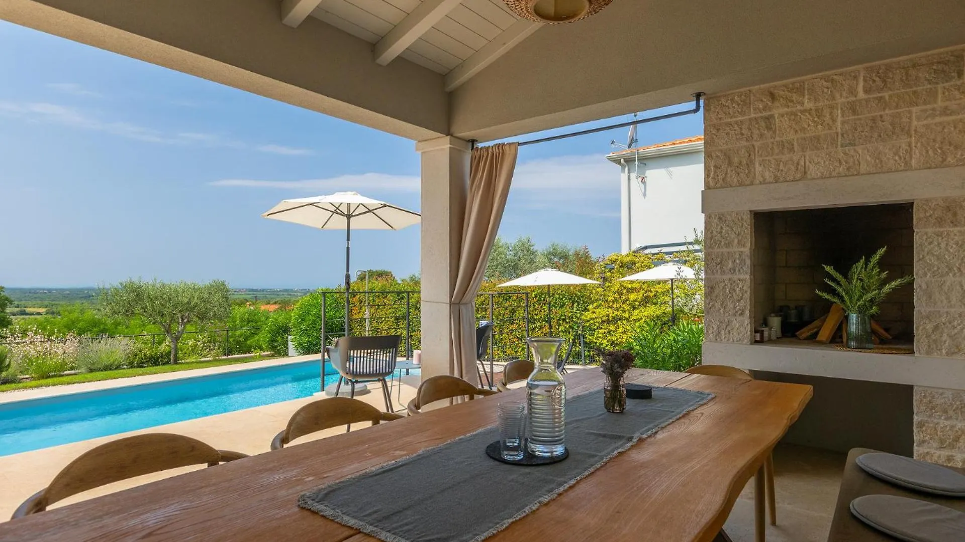 Beautiful Villa Regina With View In Visnjan Markovac